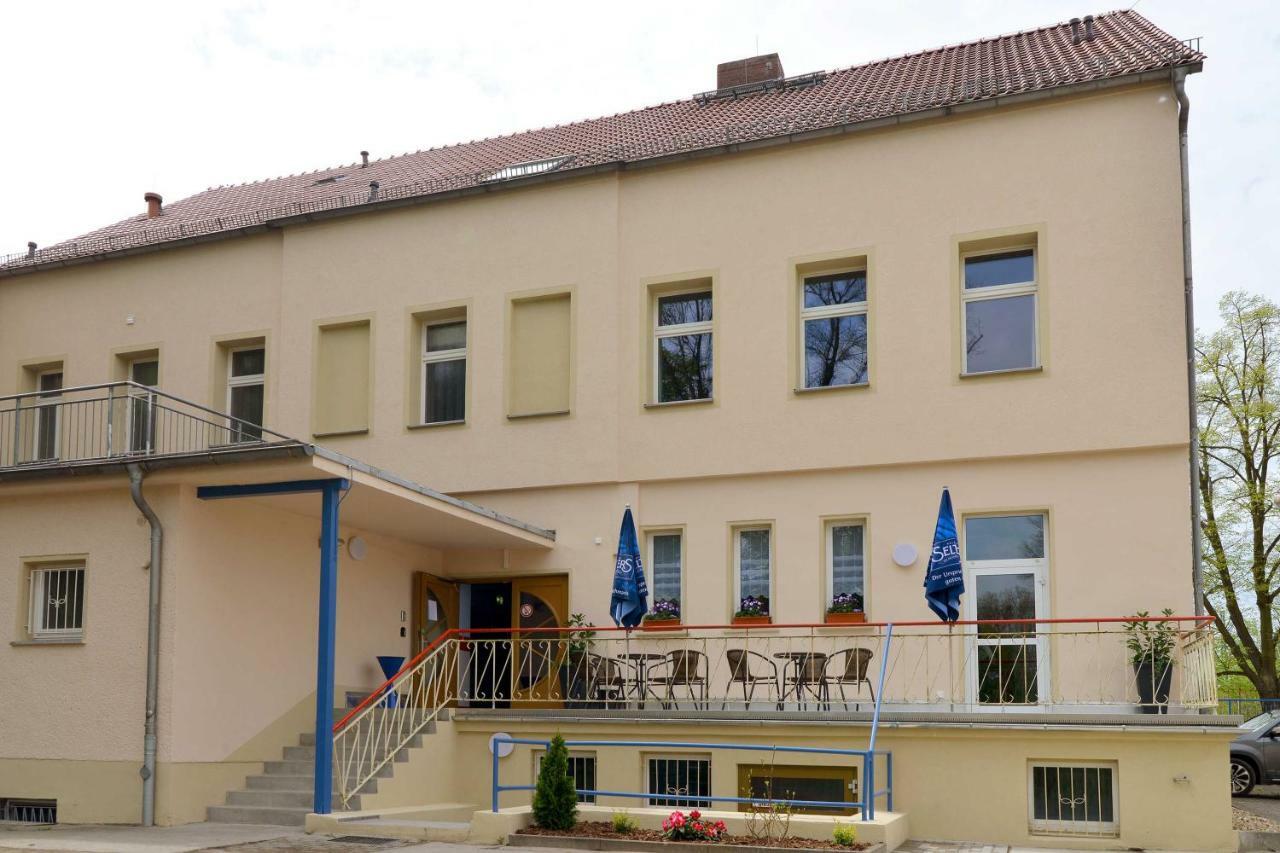 Hostel in Guben Buitenkant foto